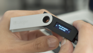 Takut Diretas wallet bitcoin, Amankan wallet dengan Ledger Nano S