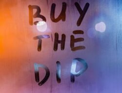 Apa itu Buy the Dip? Panduan Membeli Saat Harga Turun